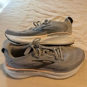 Brooks Adrenaline 25 - women’s 9.5